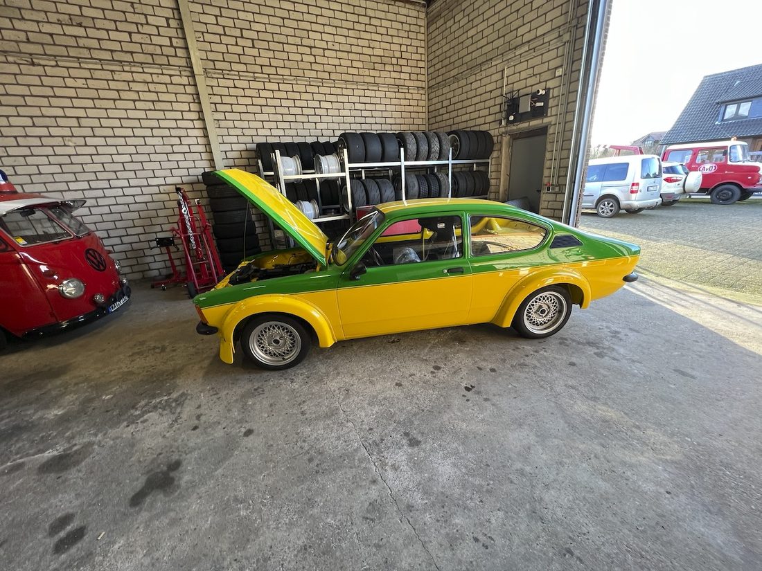 Opel Kadett C GT/E im Rohbau während der Restaurierung